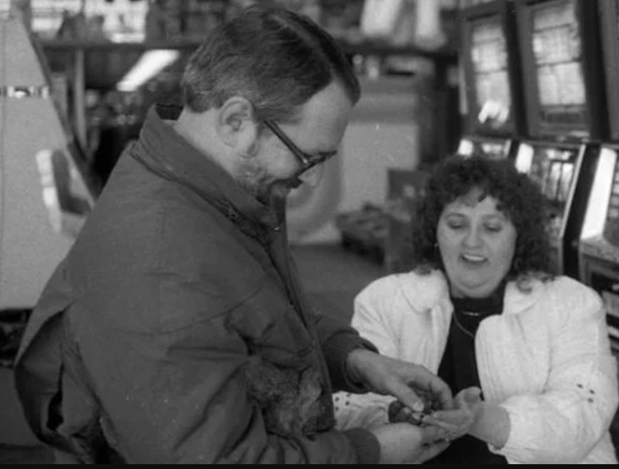 Эвелин Адамс